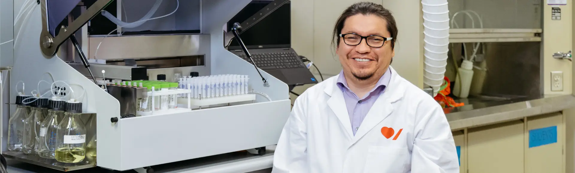 Dr. Emilio Alarcón in his lab